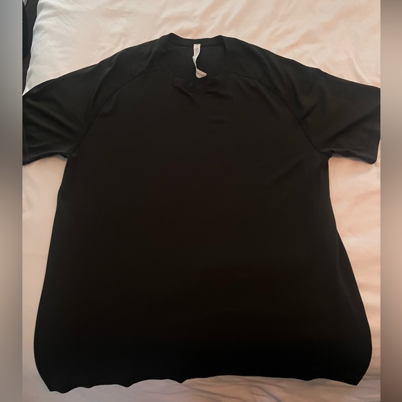 Lululemon men’s shirt. Time to get dirty, like new! - Picture 3 of 5